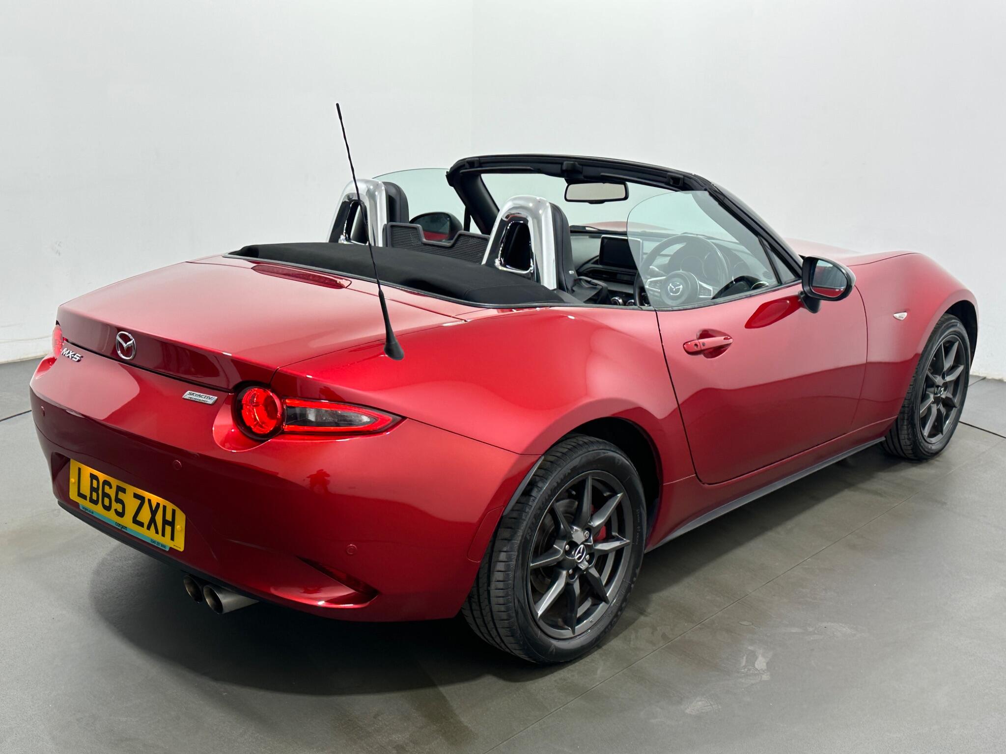 Mazda MX-5 view 37