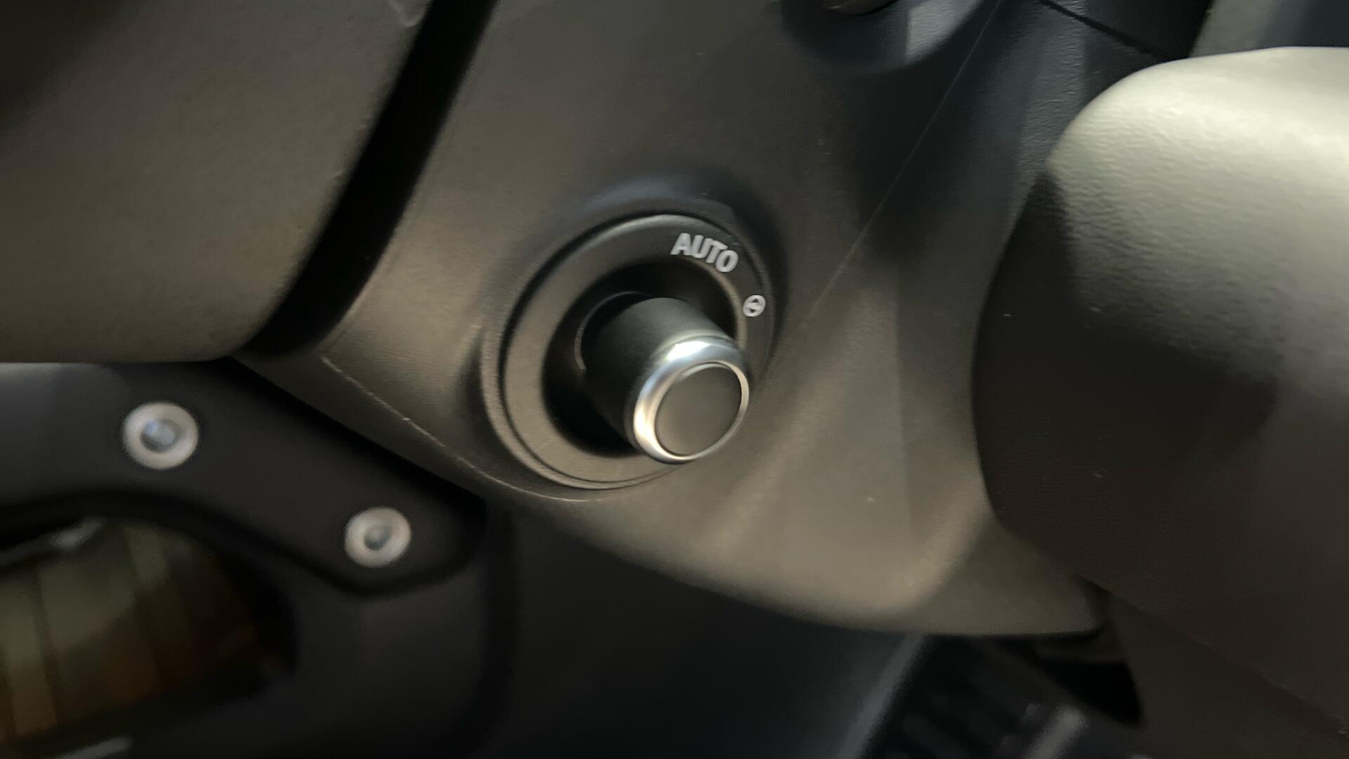 Land Rover Defender view 47