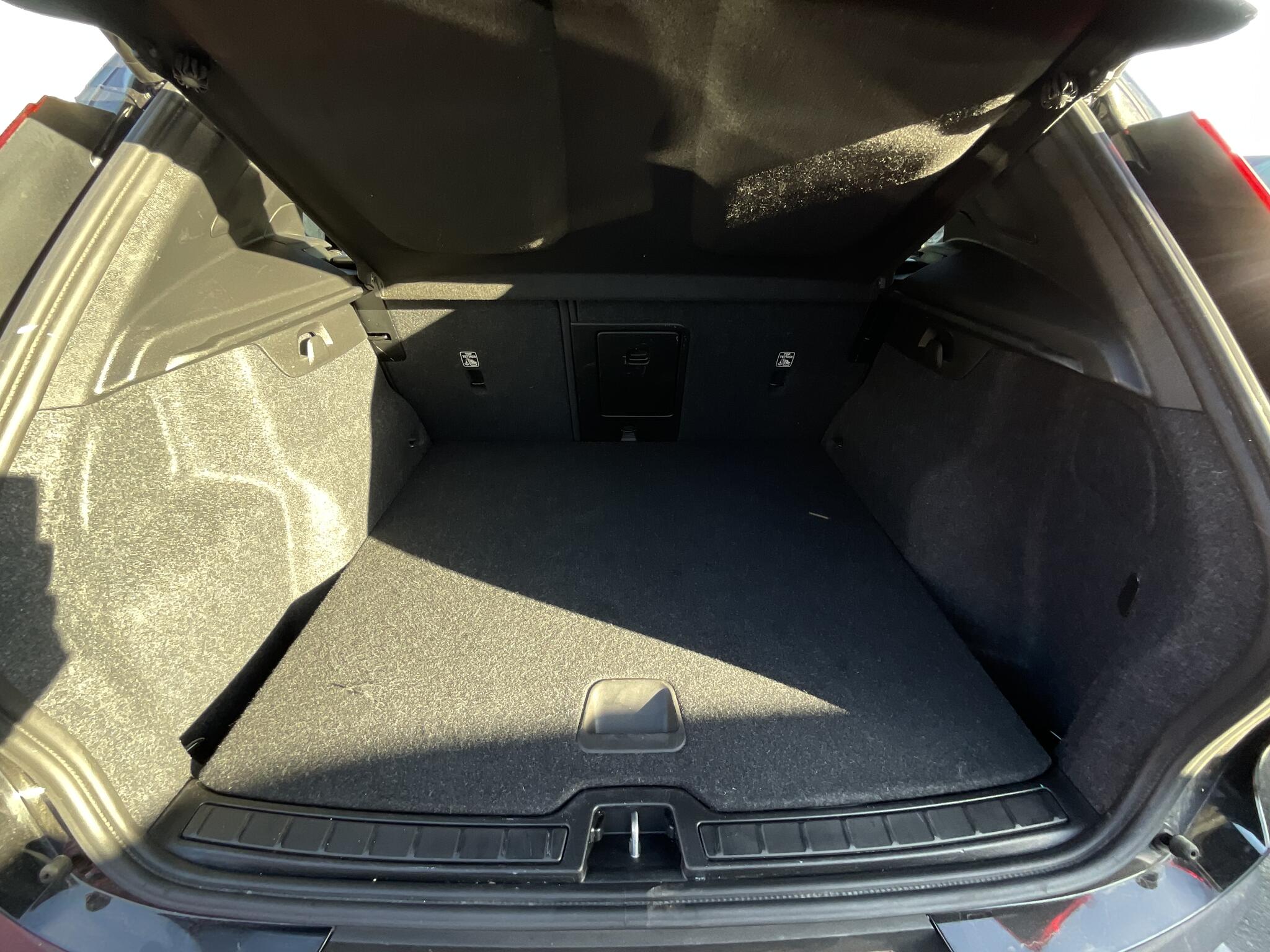 Volvo XC40 view 33
