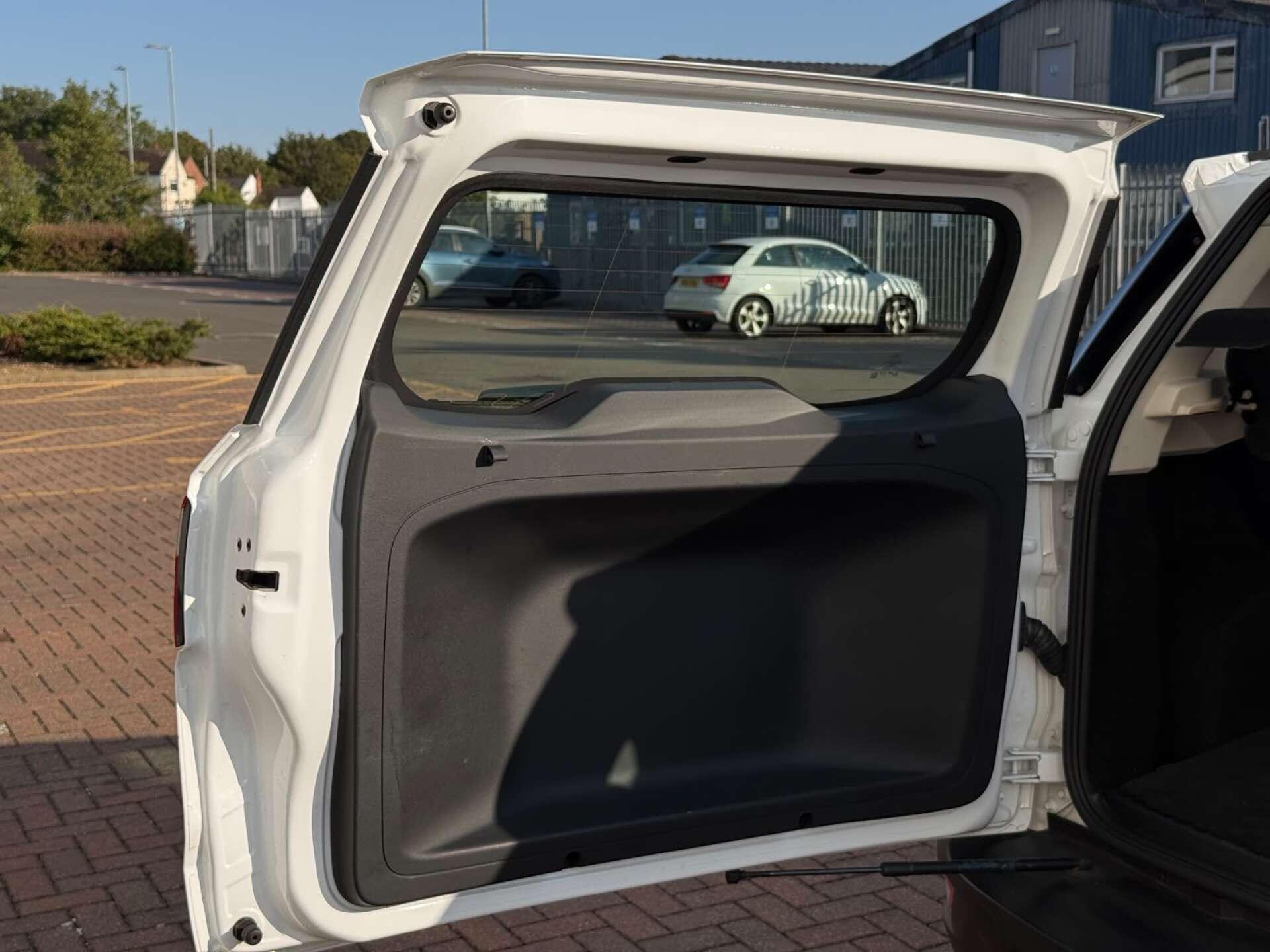 Ford Ecosport view 30