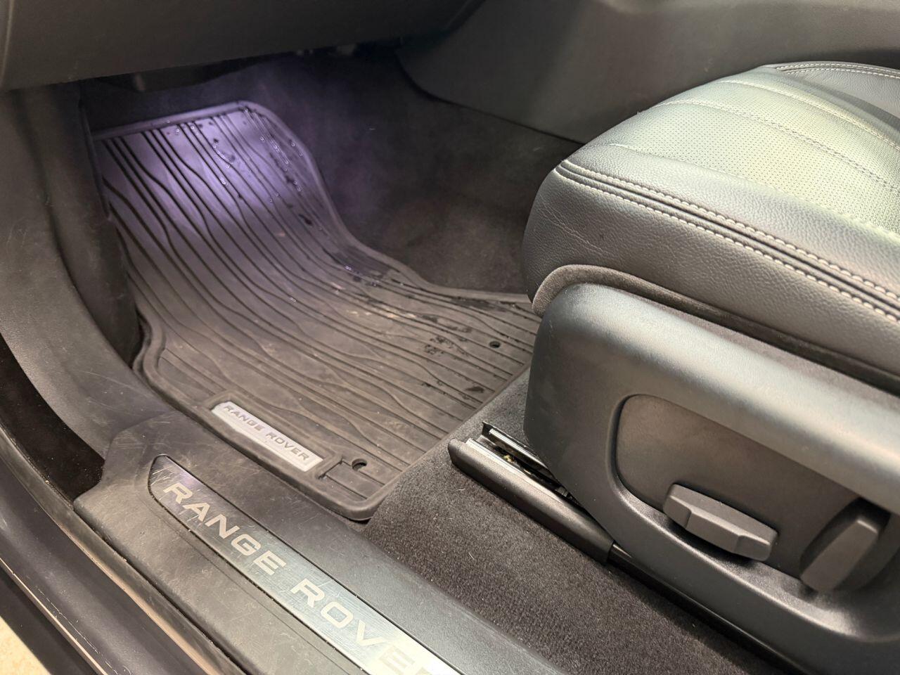 Land Rover Range Rover Velar view 52