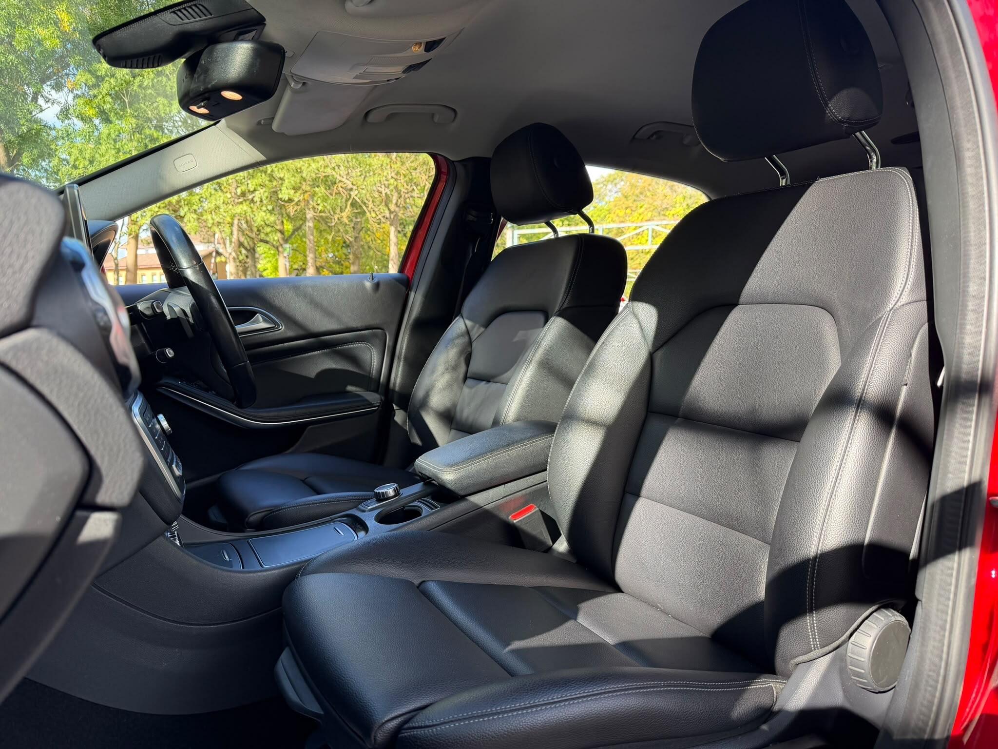 Mercedes-Benz Gla view 16