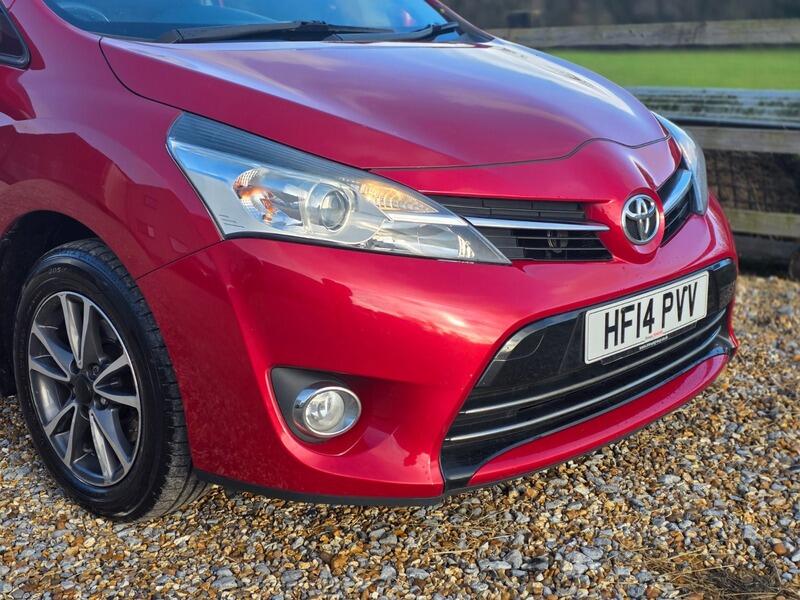2014 Toyota Verso image 2
