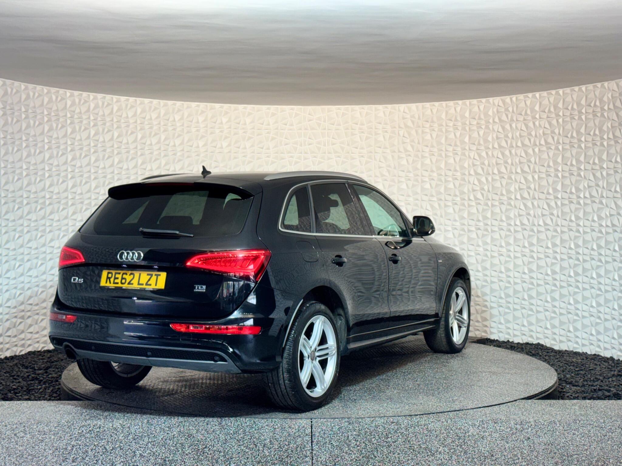 Audi Q5 view 10