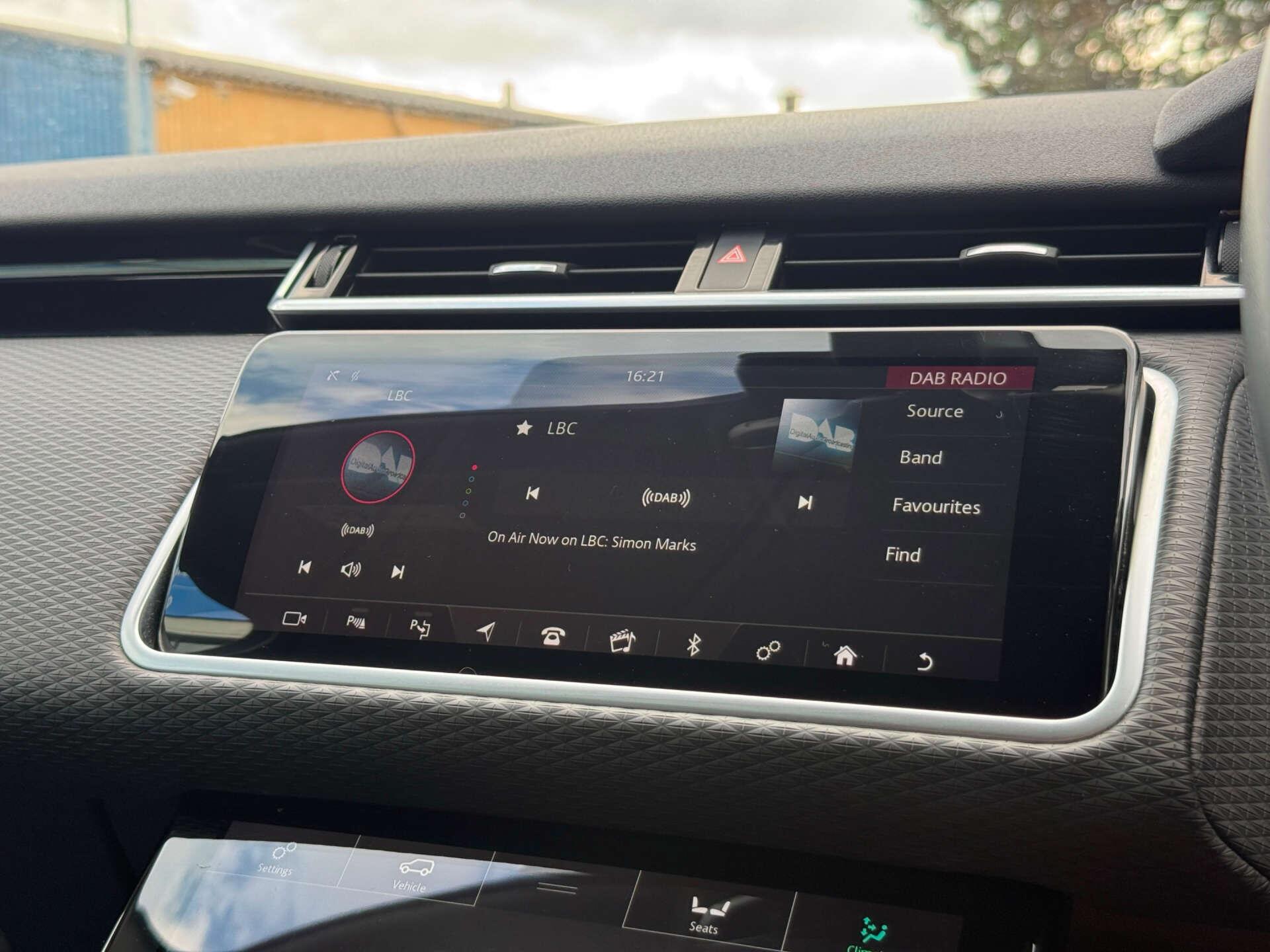 Land Rover Range Rover Velar view 71