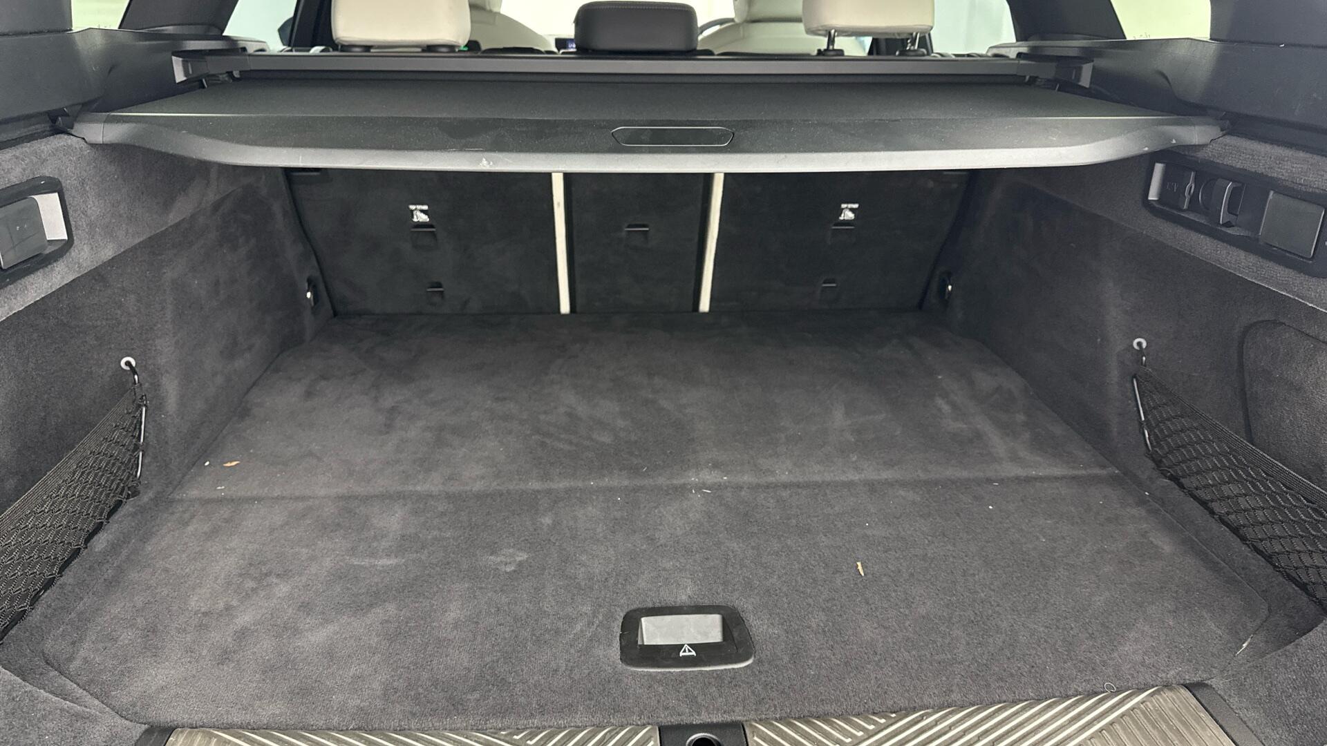 BMW 5 Series view 13