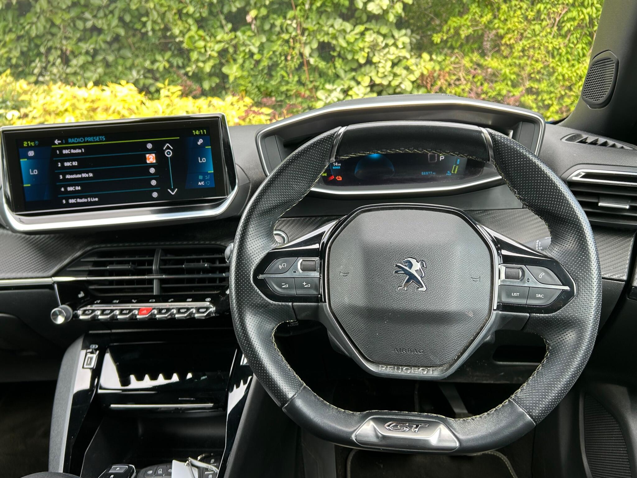 Peugeot E-2008 view 43