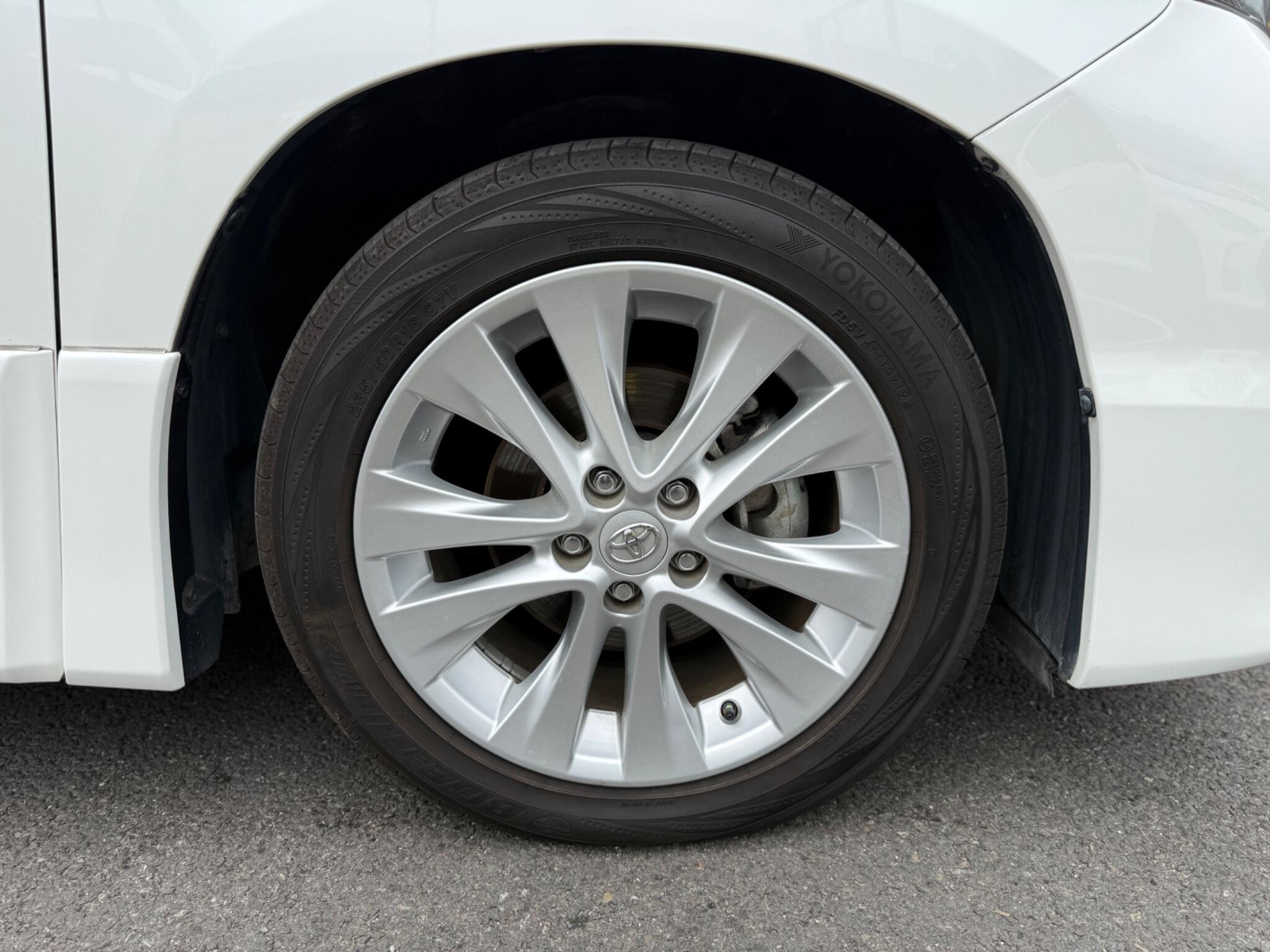 Toyota Vellfire view 25
