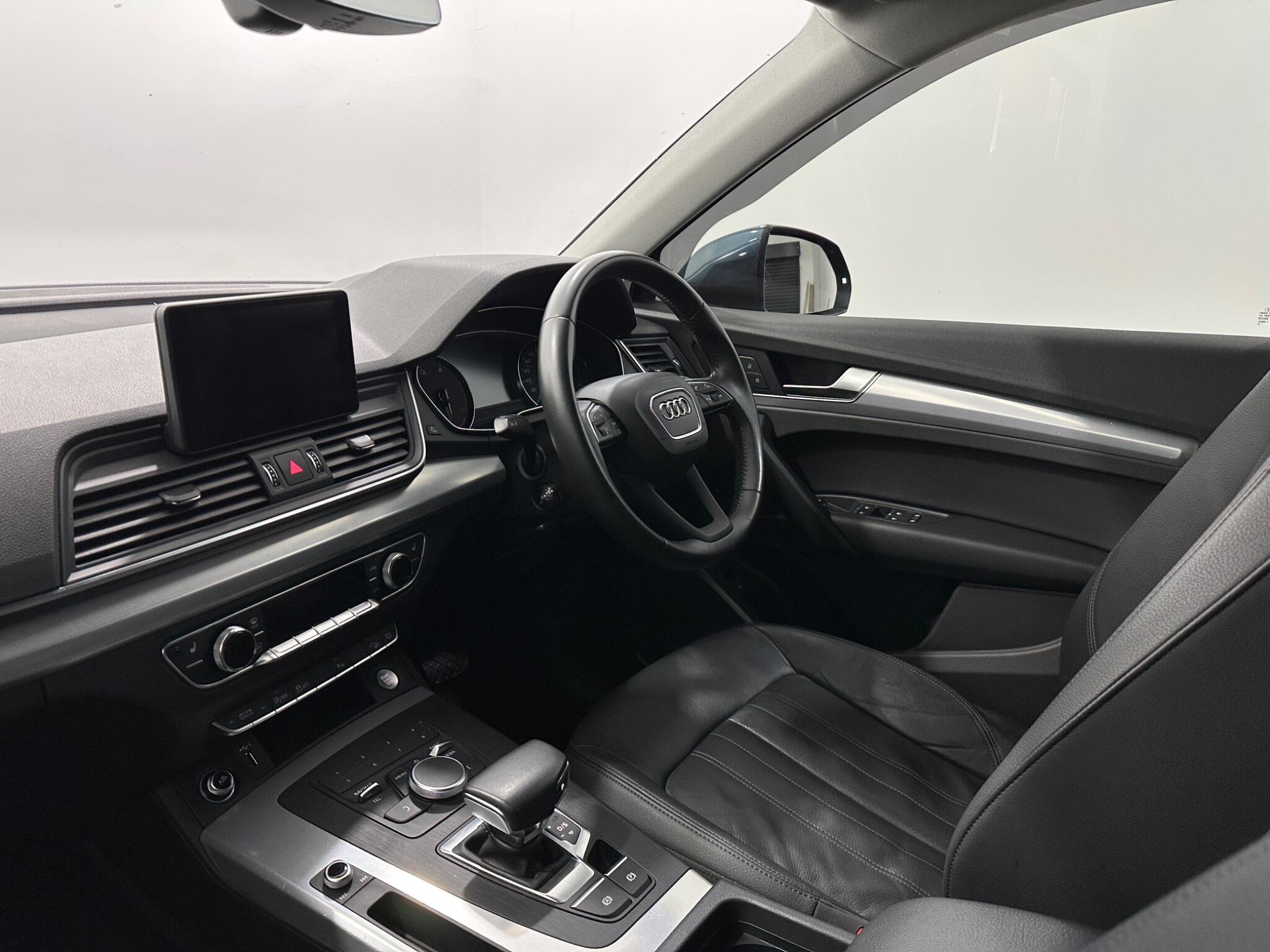 Audi Q5 view 31