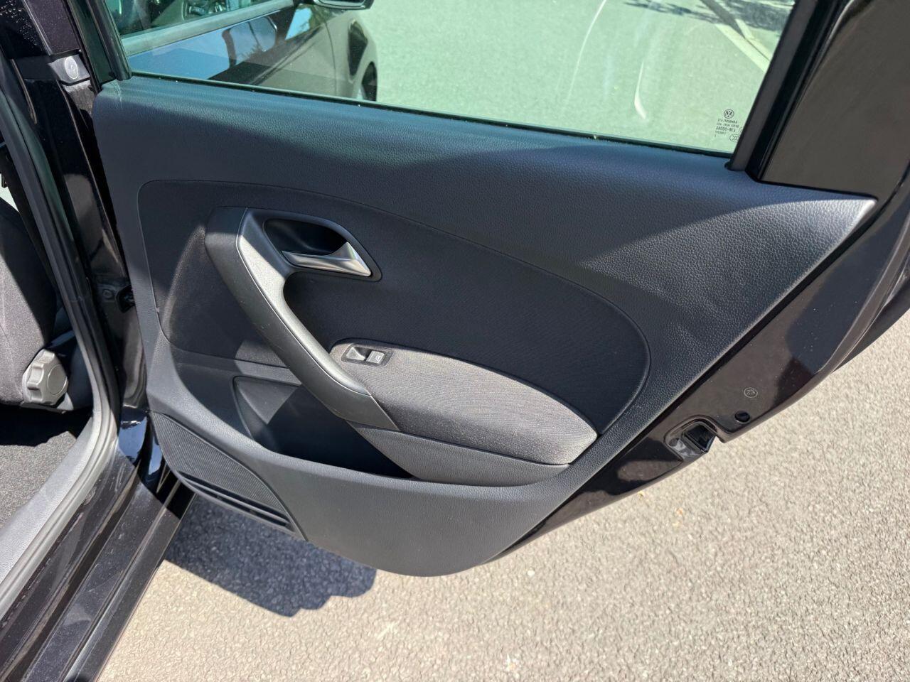 Volkswagen Polo view 38
