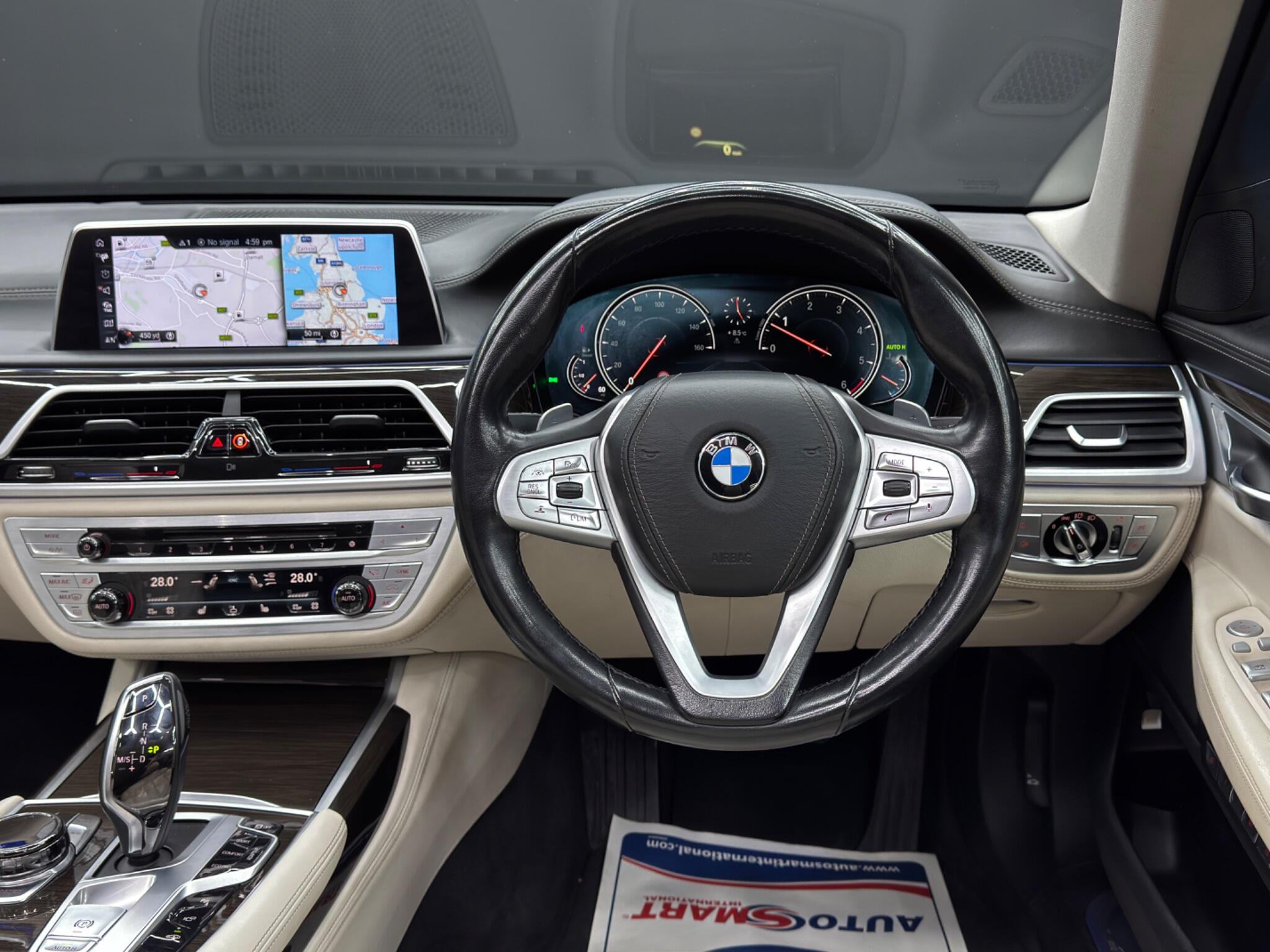 BMW 7 Series view 18