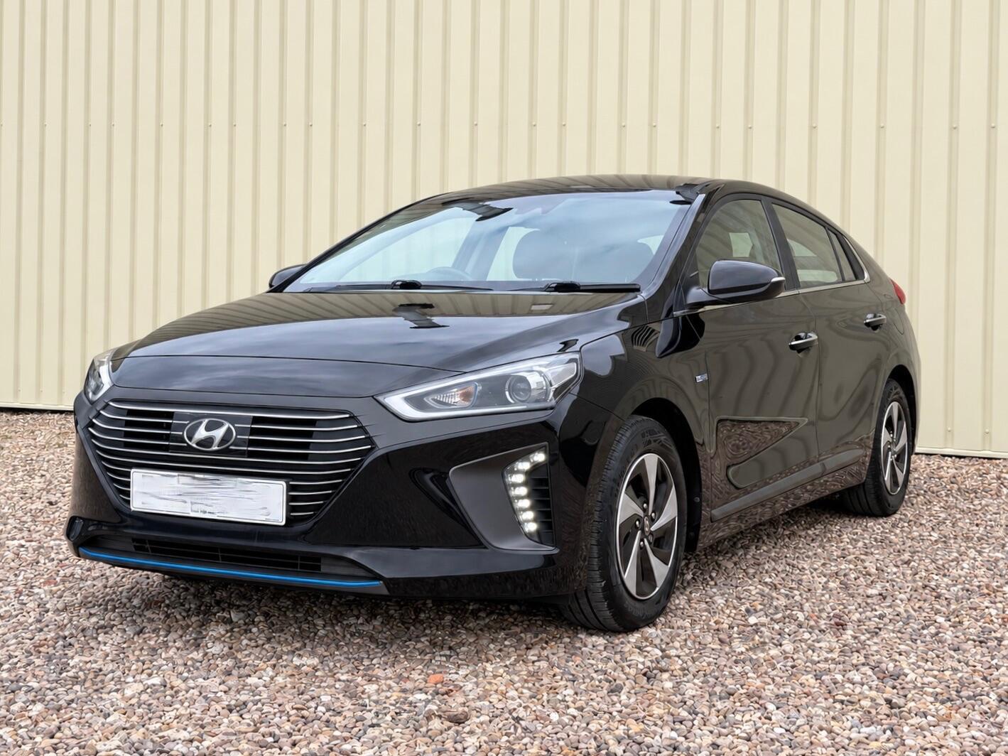 Hyundai Ioniq view 3