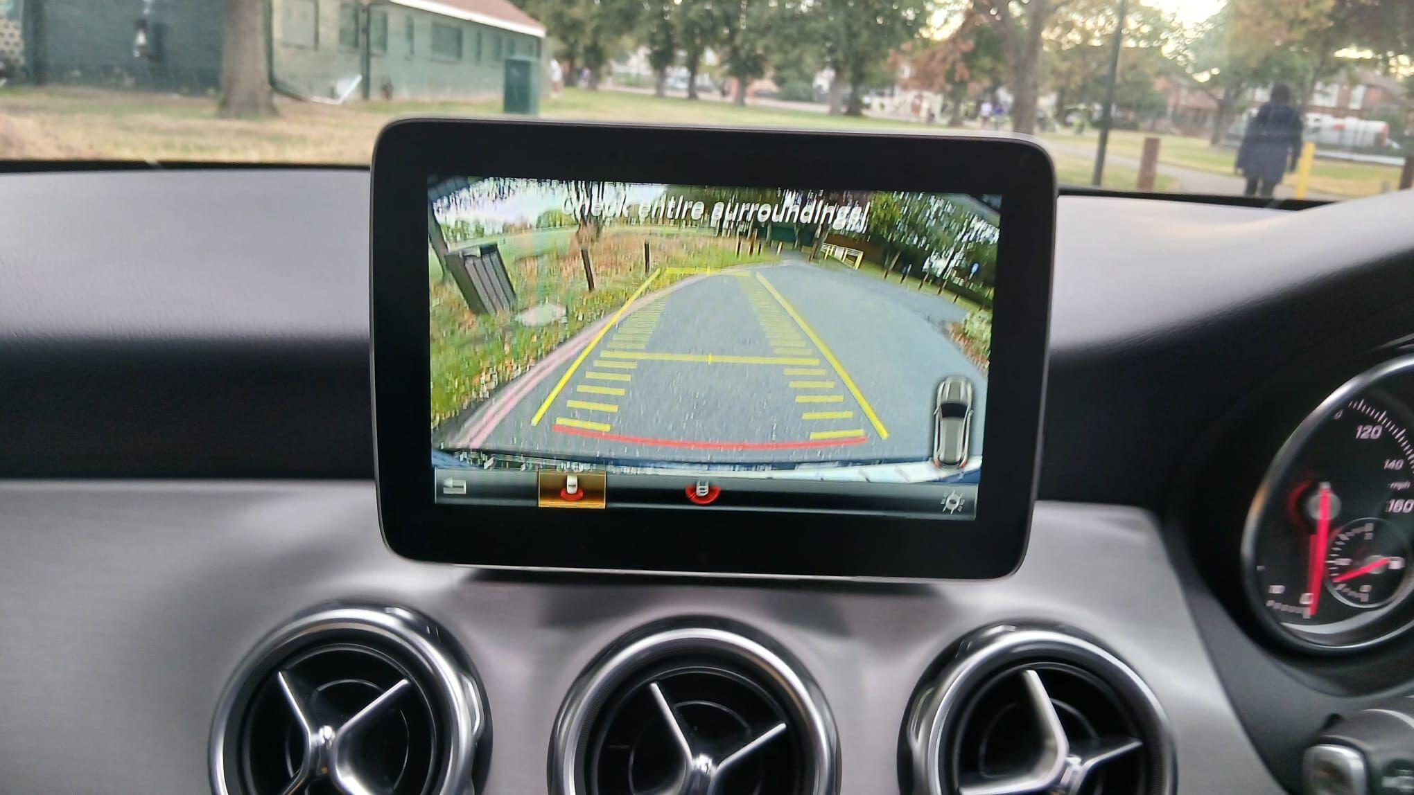 Mercedes-Benz Gla view 48