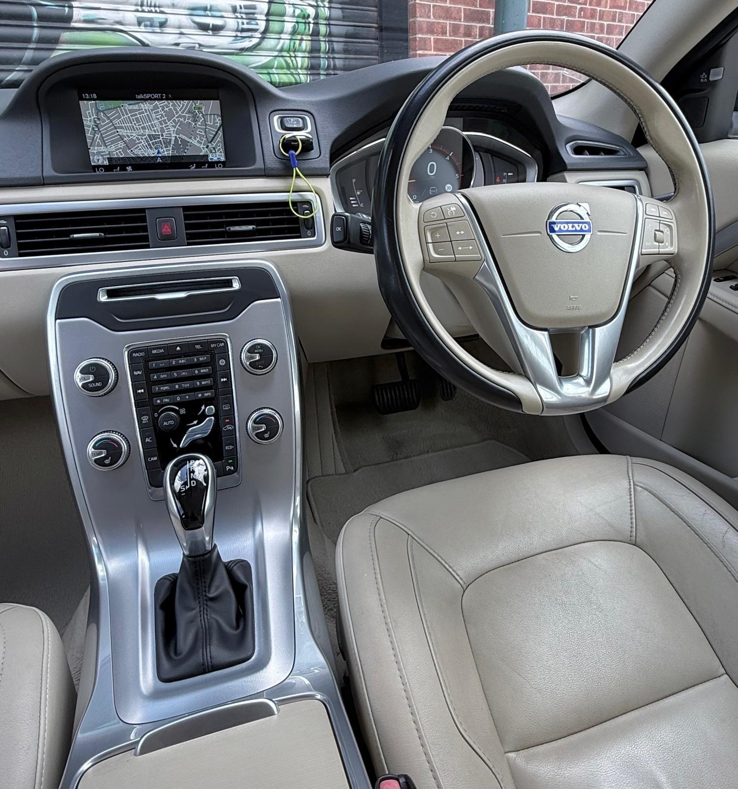 Volvo S80 view 44
