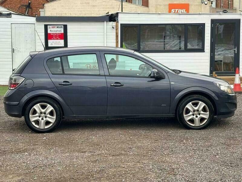 2011 Vauxhall Astra 1.6 16v Active Euro 5 5dr • 145,000 miles image 6