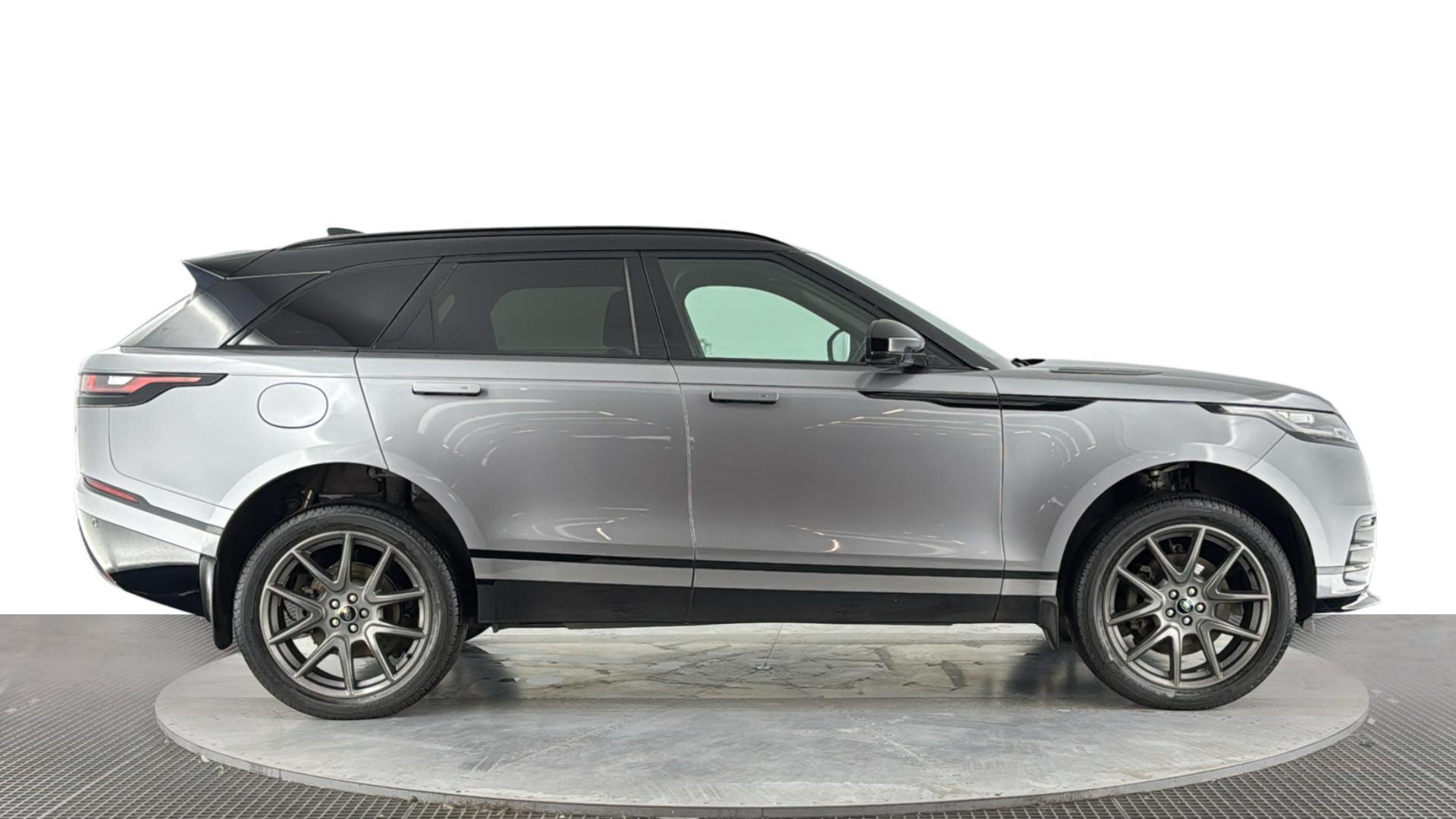Land Rover Range Rover Velar view 3