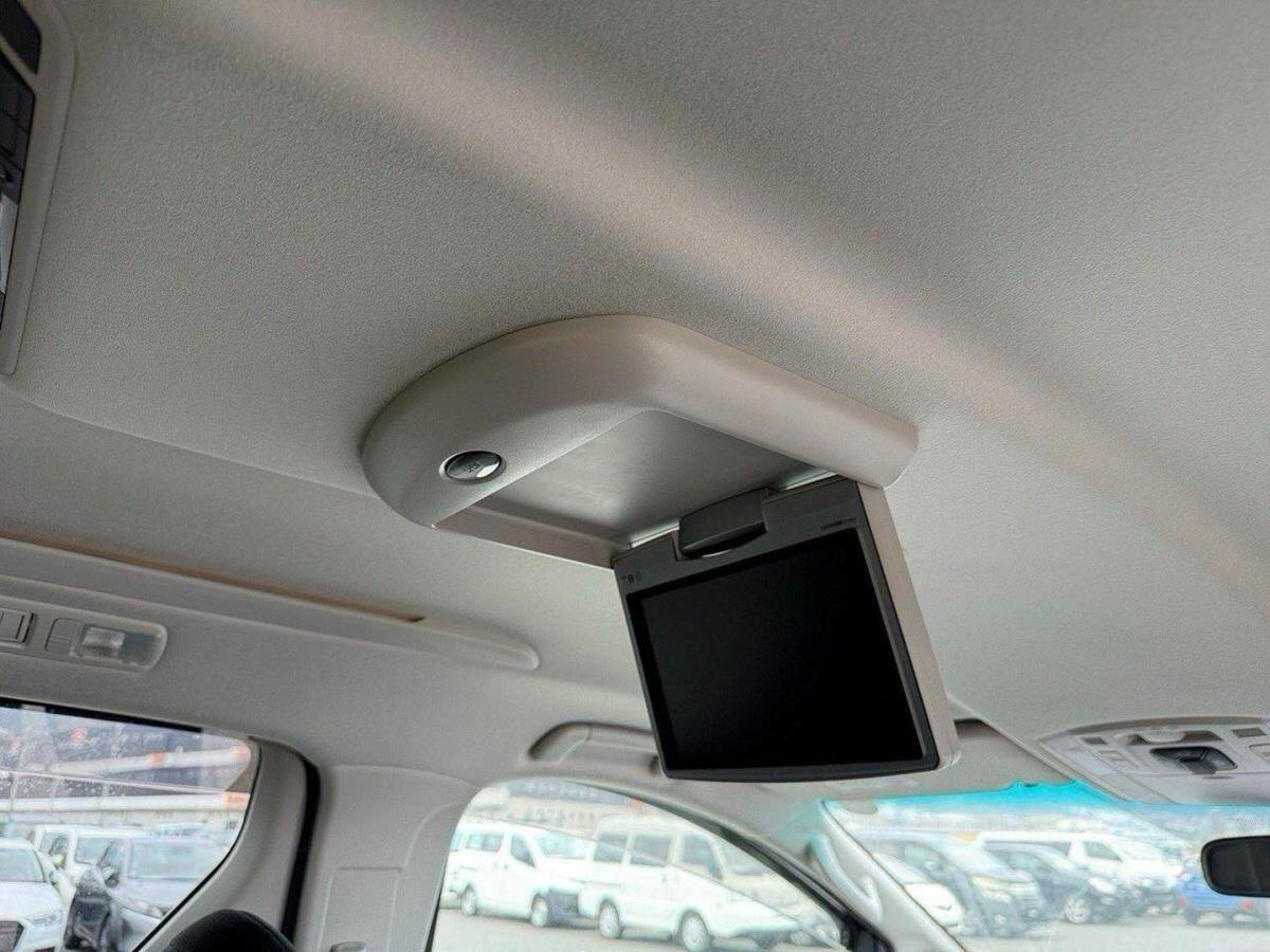 Toyota Vellfire view 17
