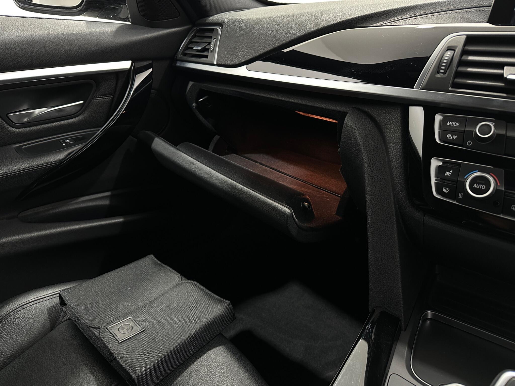 BMW 3 Series view 29
