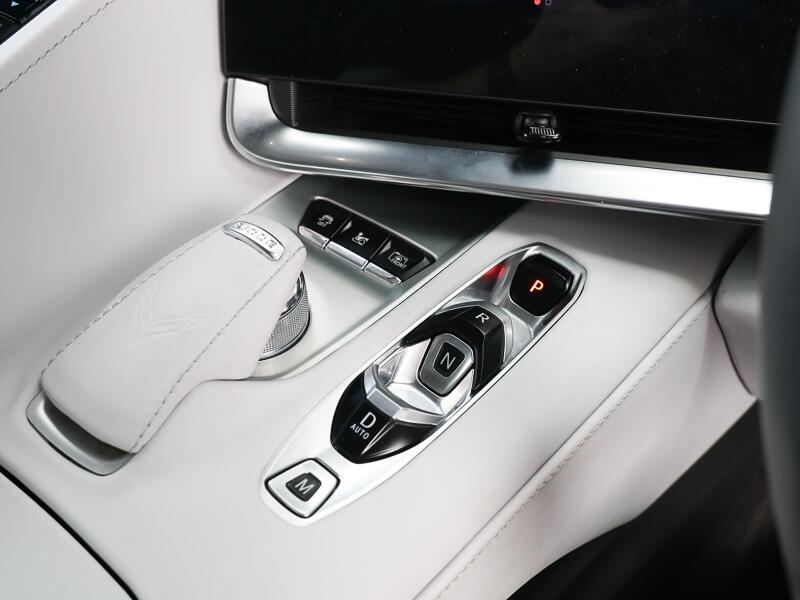 Chevrolet Corvette view 10