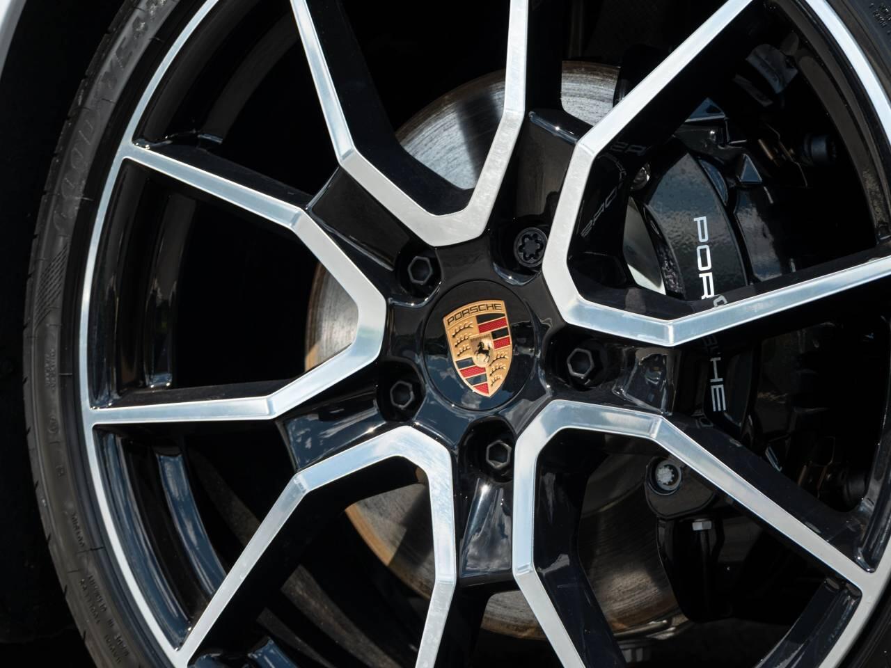 Porsche Taycan view 41