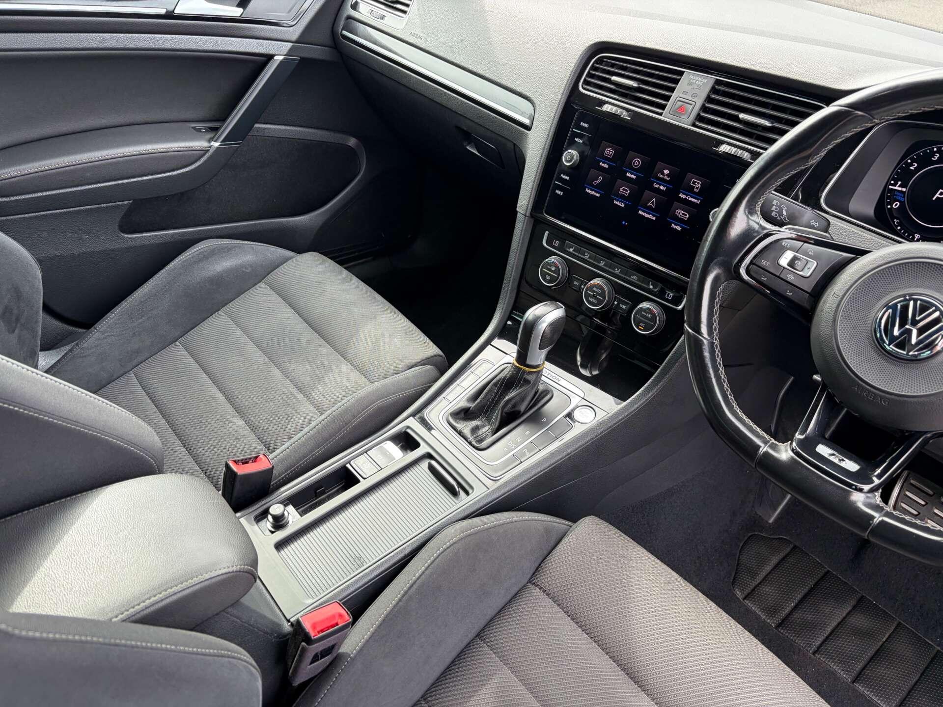 Volkswagen Golf view 39