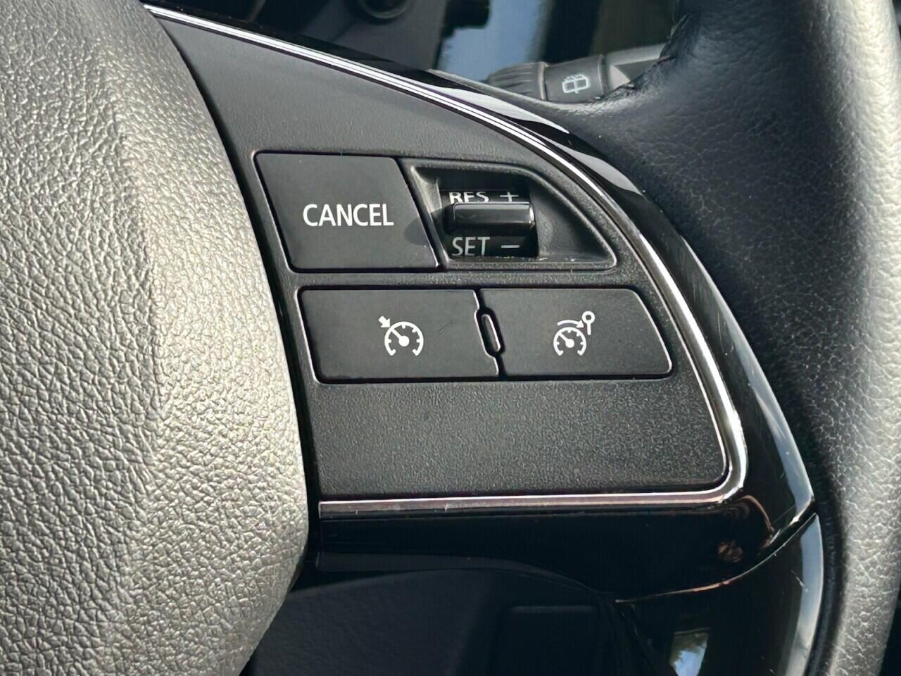 Mitsubishi Outlander view 28