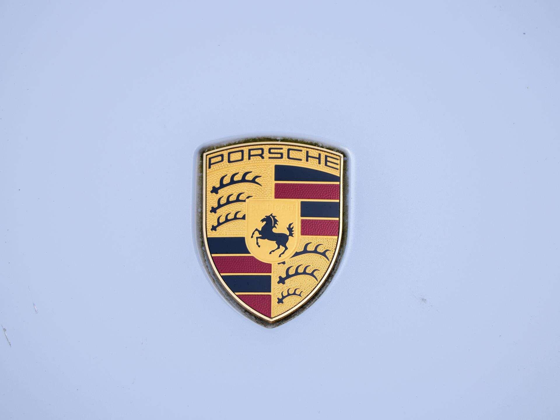 Porsche Cayman view 27
