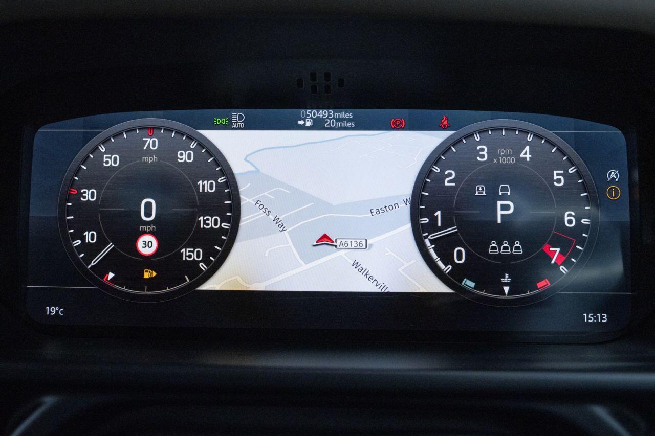 Land Rover Defender view 28