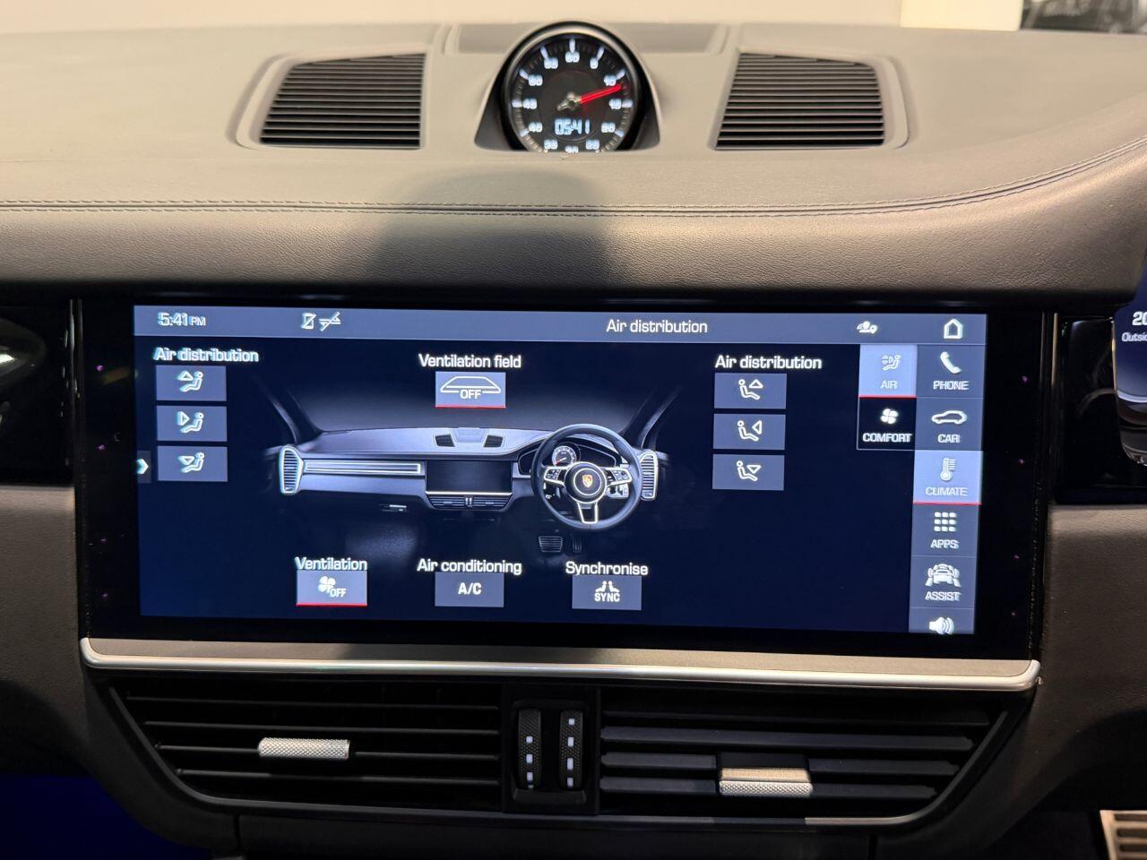 Porsche Cayenne view 26