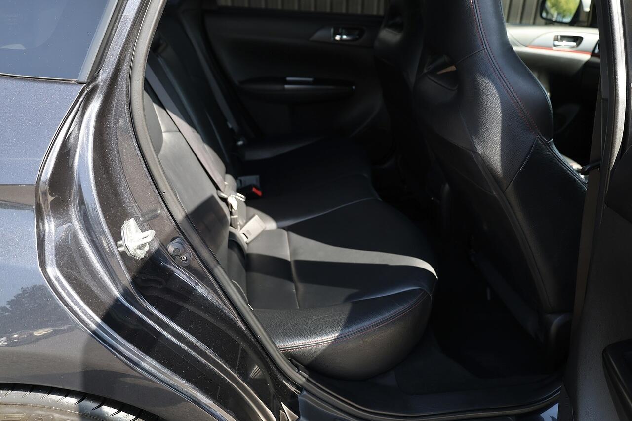 Subaru Impreza view 35