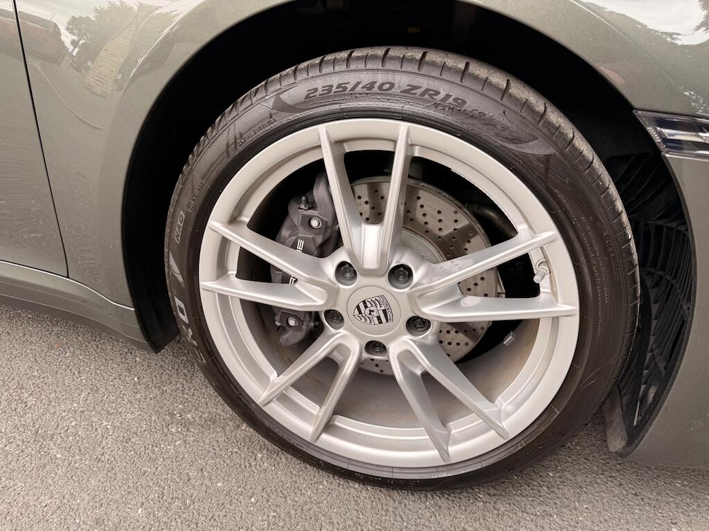 Porsche 911 view 18