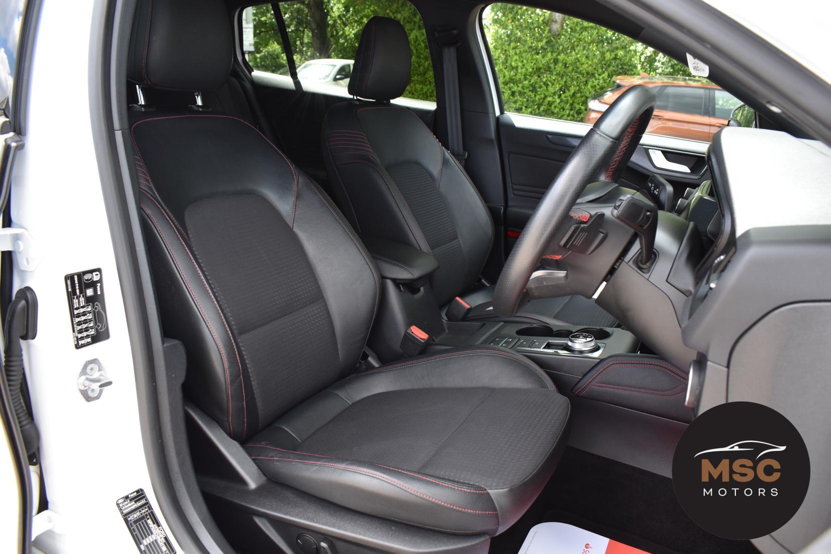 Ford Focus view 33