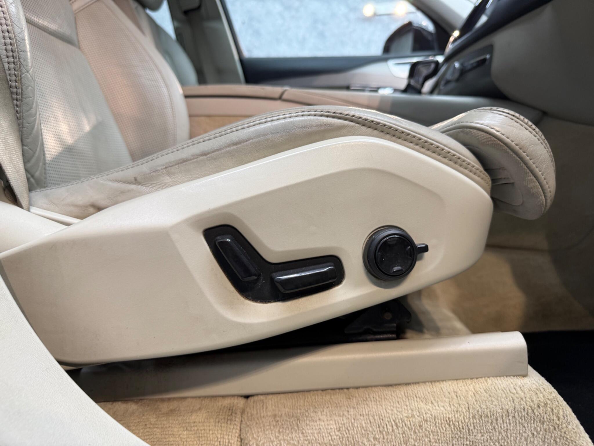Volvo XC90 view 26