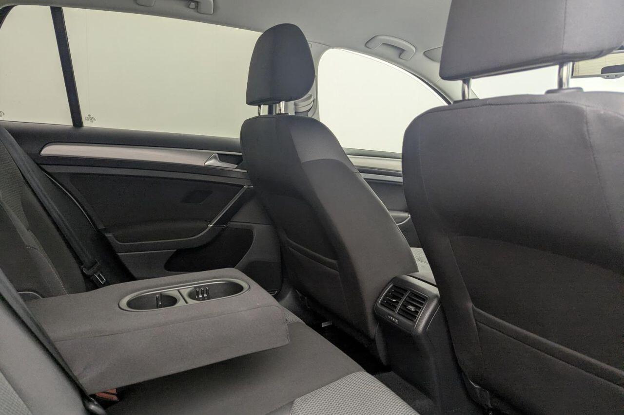 Volkswagen Golf view 18