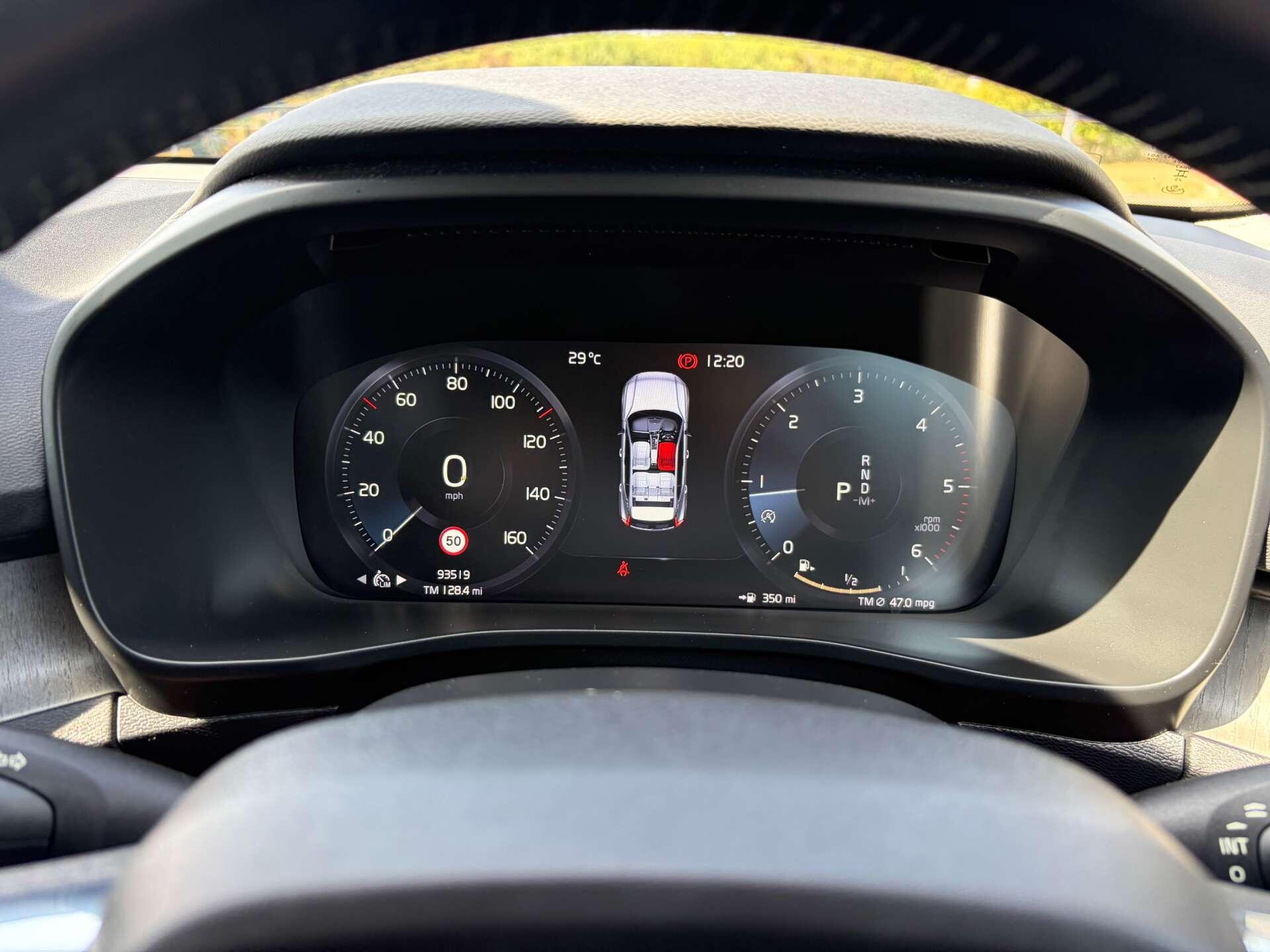 Volvo XC40 view 39
