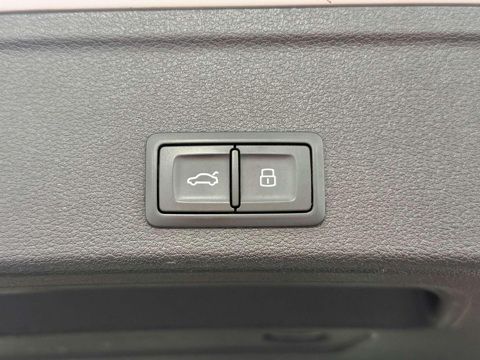 Audi RS4 view 39