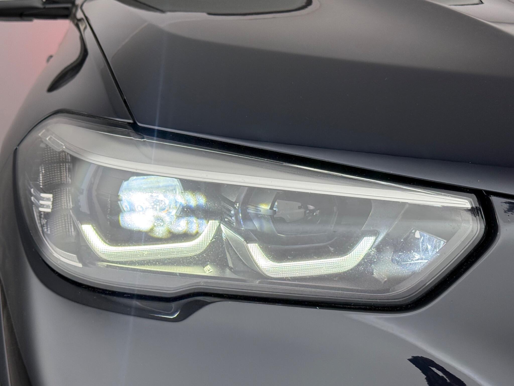 BMW X5 view 4