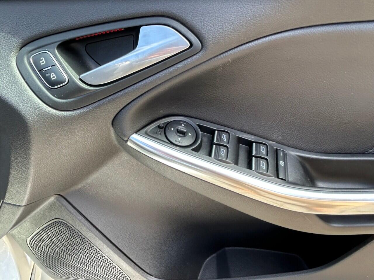 Ford Focus view 40