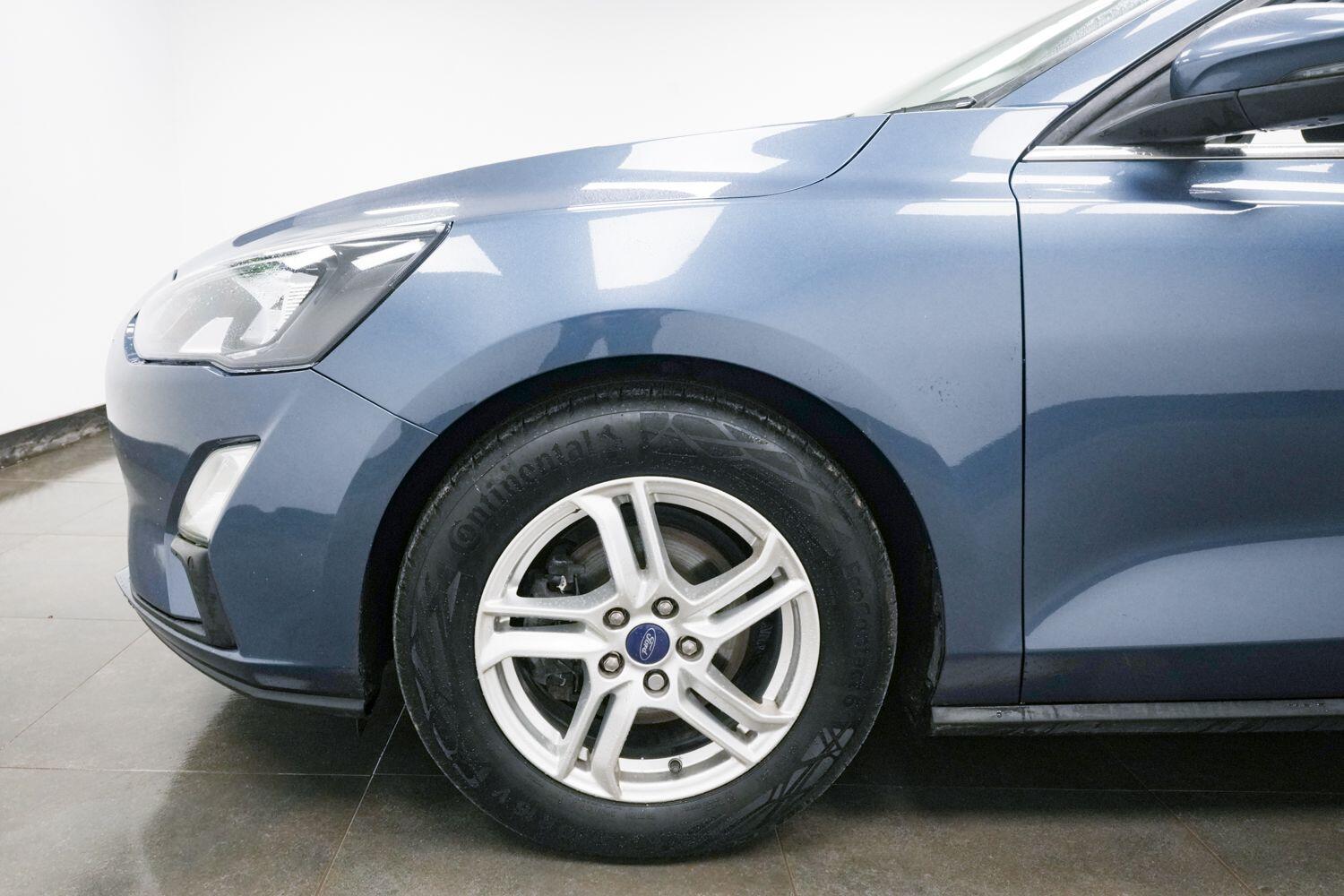 Ford Focus view 18