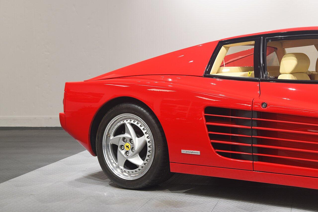 Ferrari 512 view 38