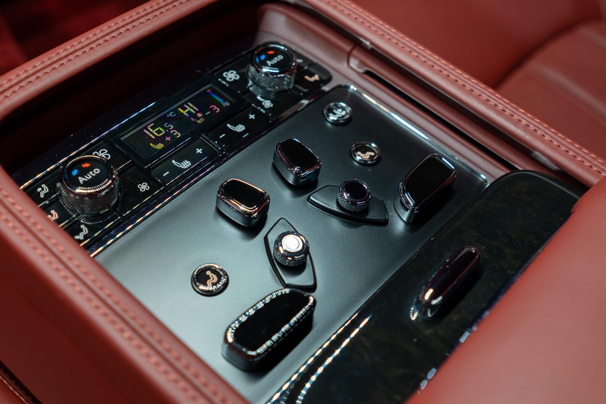 Bentley Mulsanne view 39
