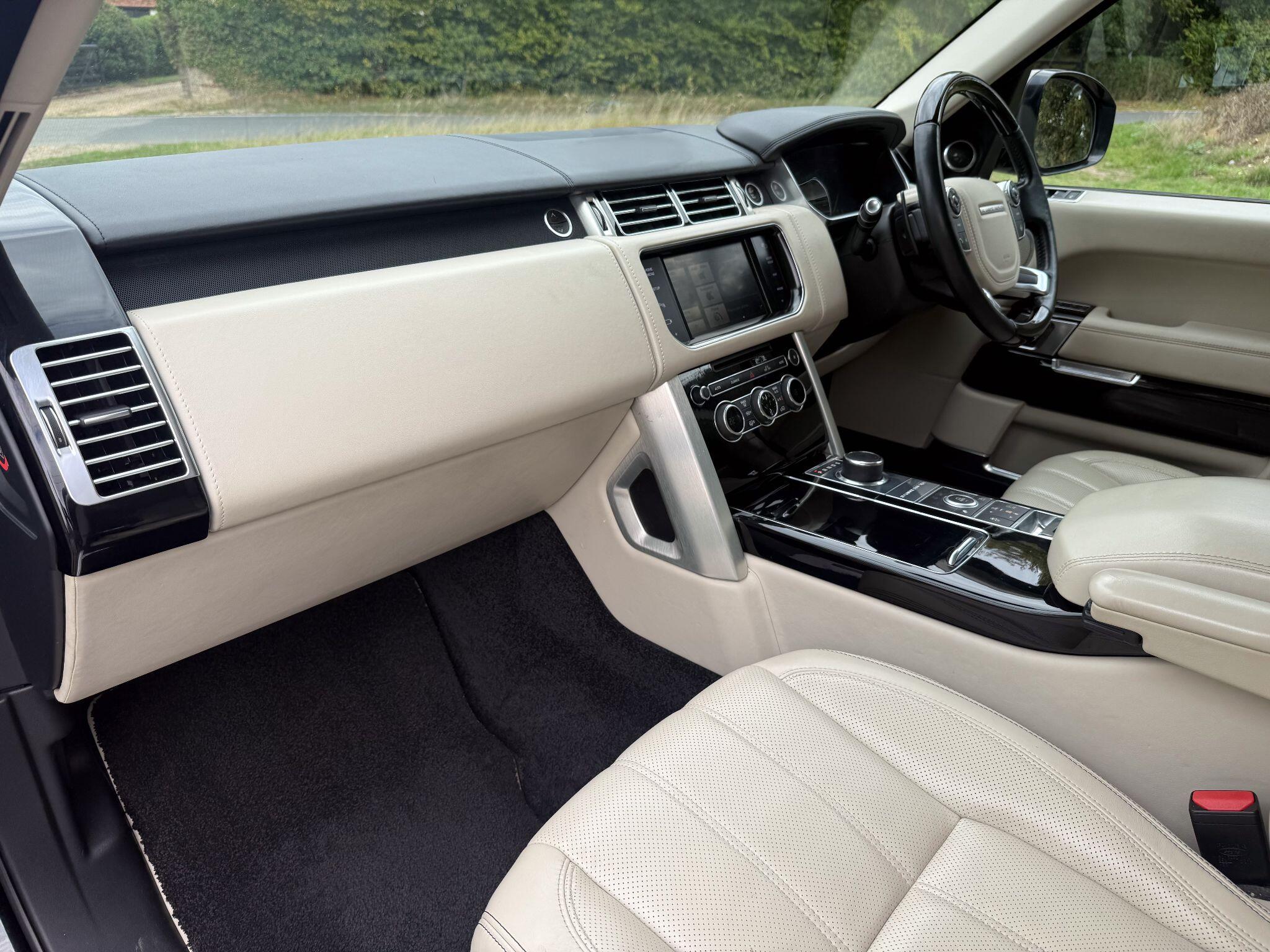 Land Rover Range Rover view 13
