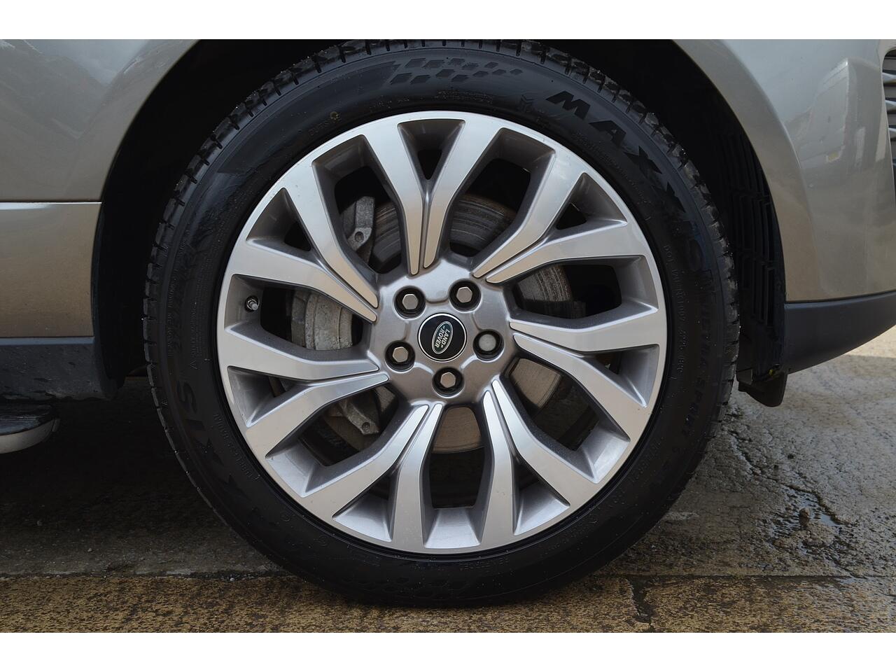 Land Rover Range Rover view 31