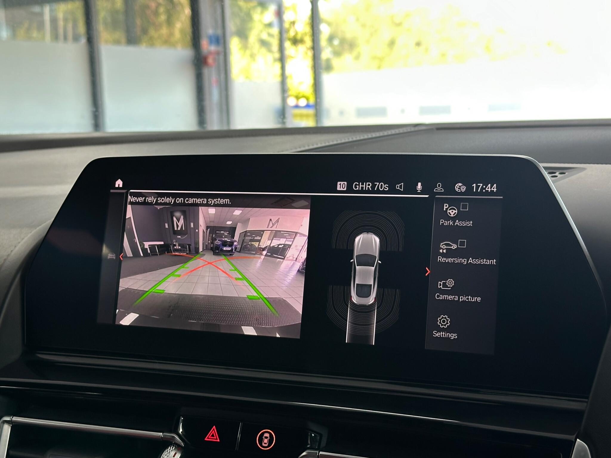 BMW 8 Series view 30