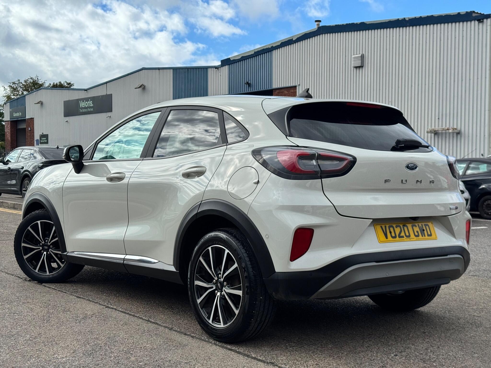 Ford Puma view 8