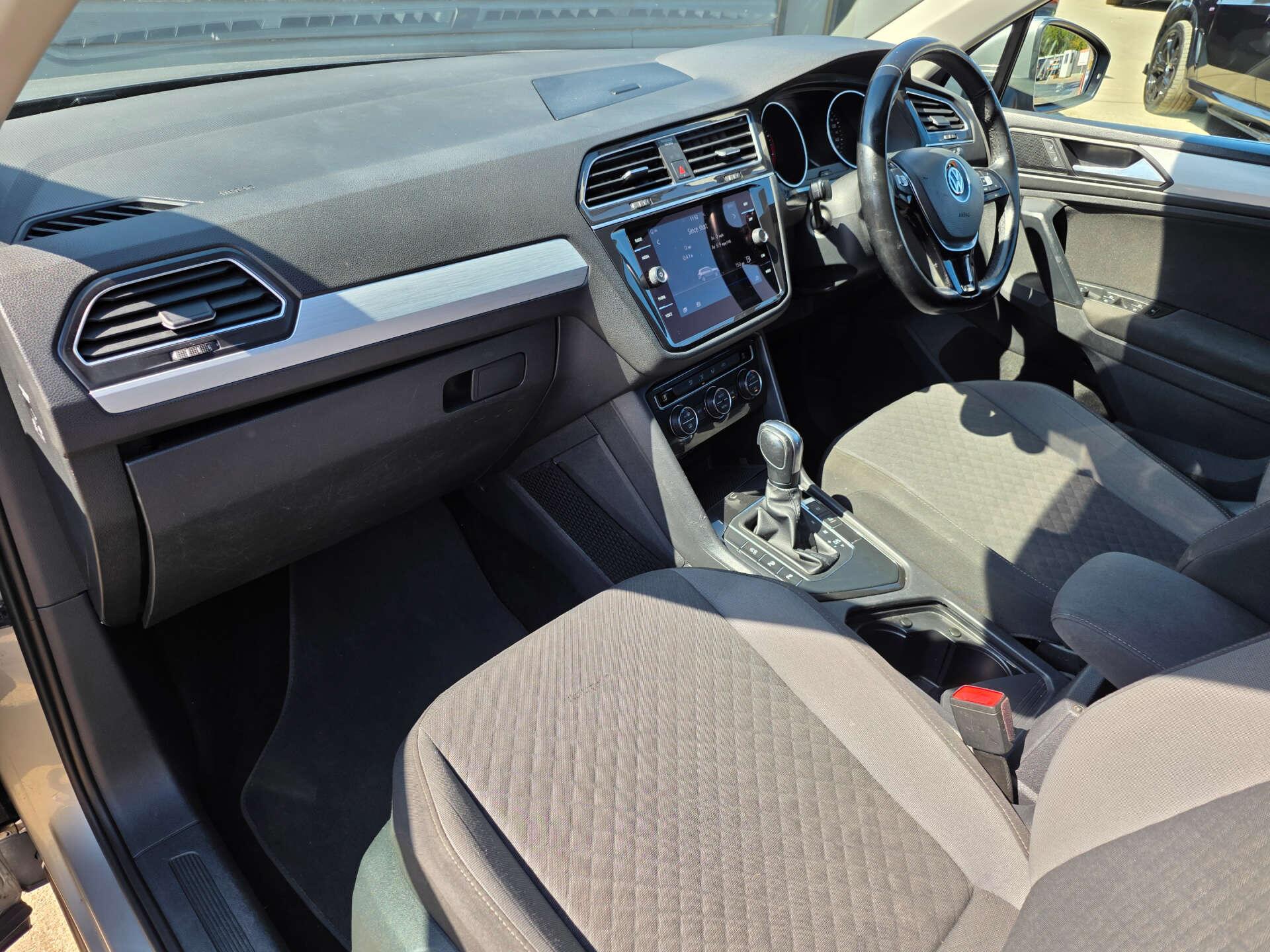Volkswagen Tiguan view 17