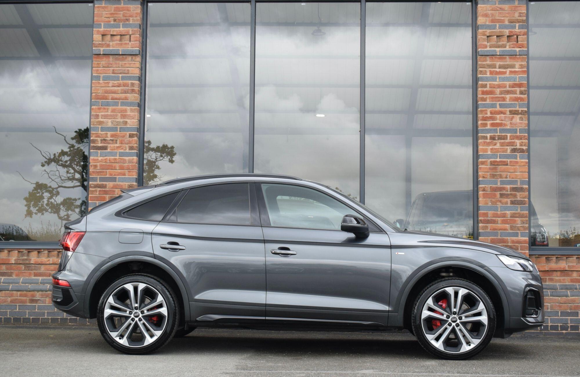 Audi Q5 view 8
