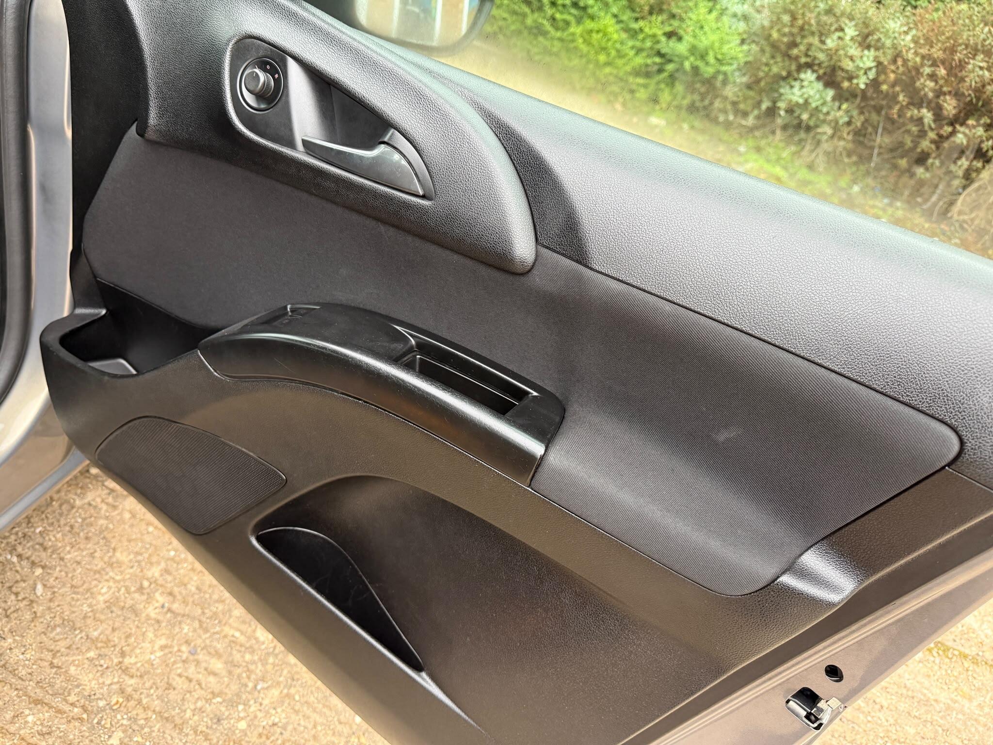 Vauxhall Meriva view 10