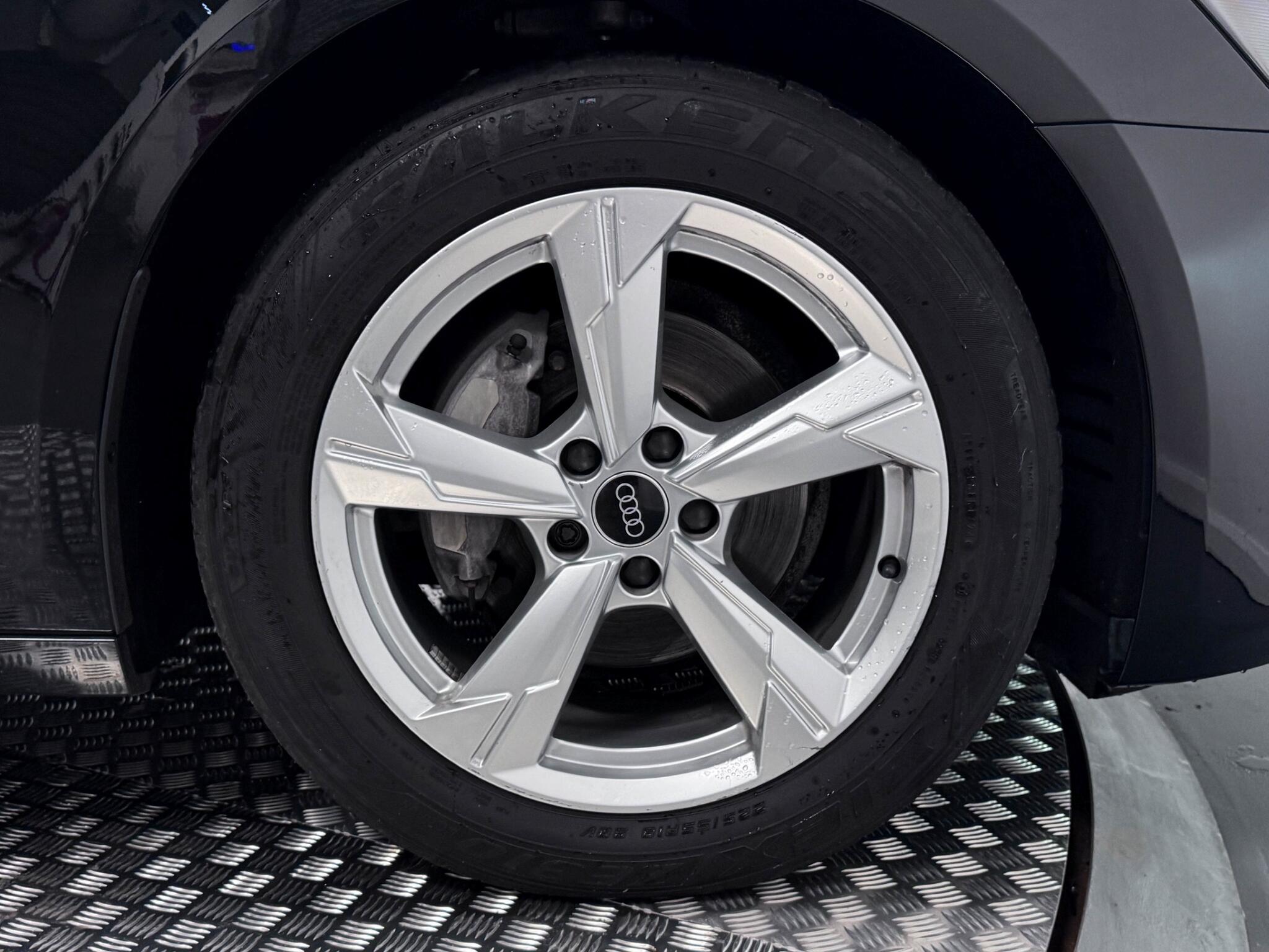 Audi A6 view 51