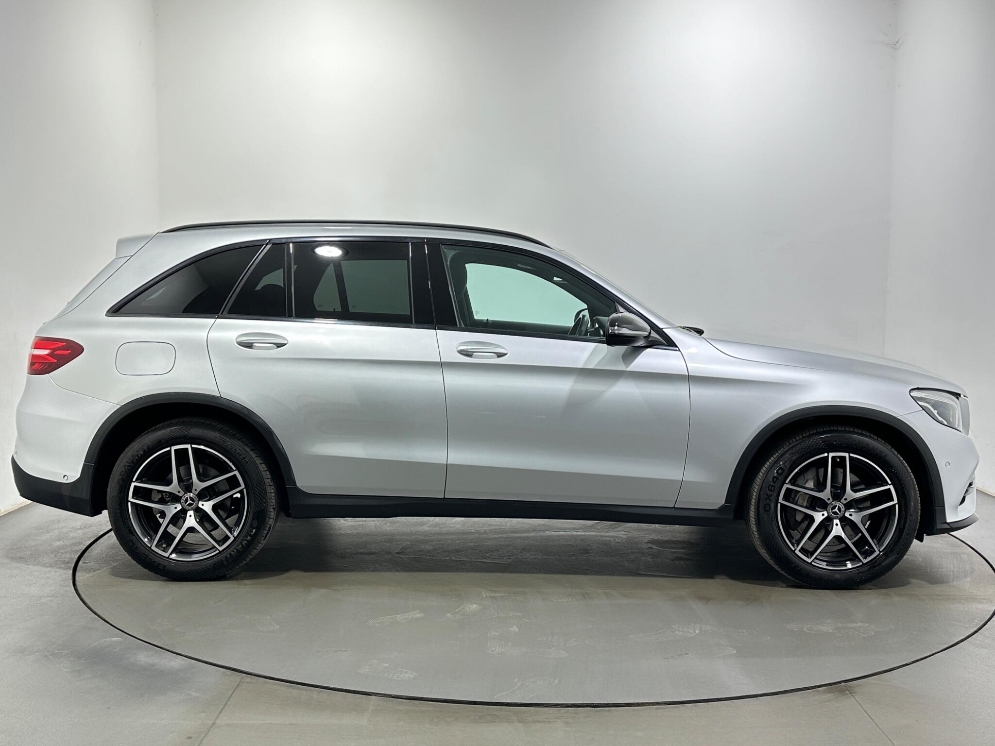 Mercedes-Benz GLC view 9